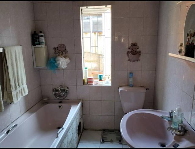 3 BEDROOM HOUSE FOR SALE IN PRIMROSE